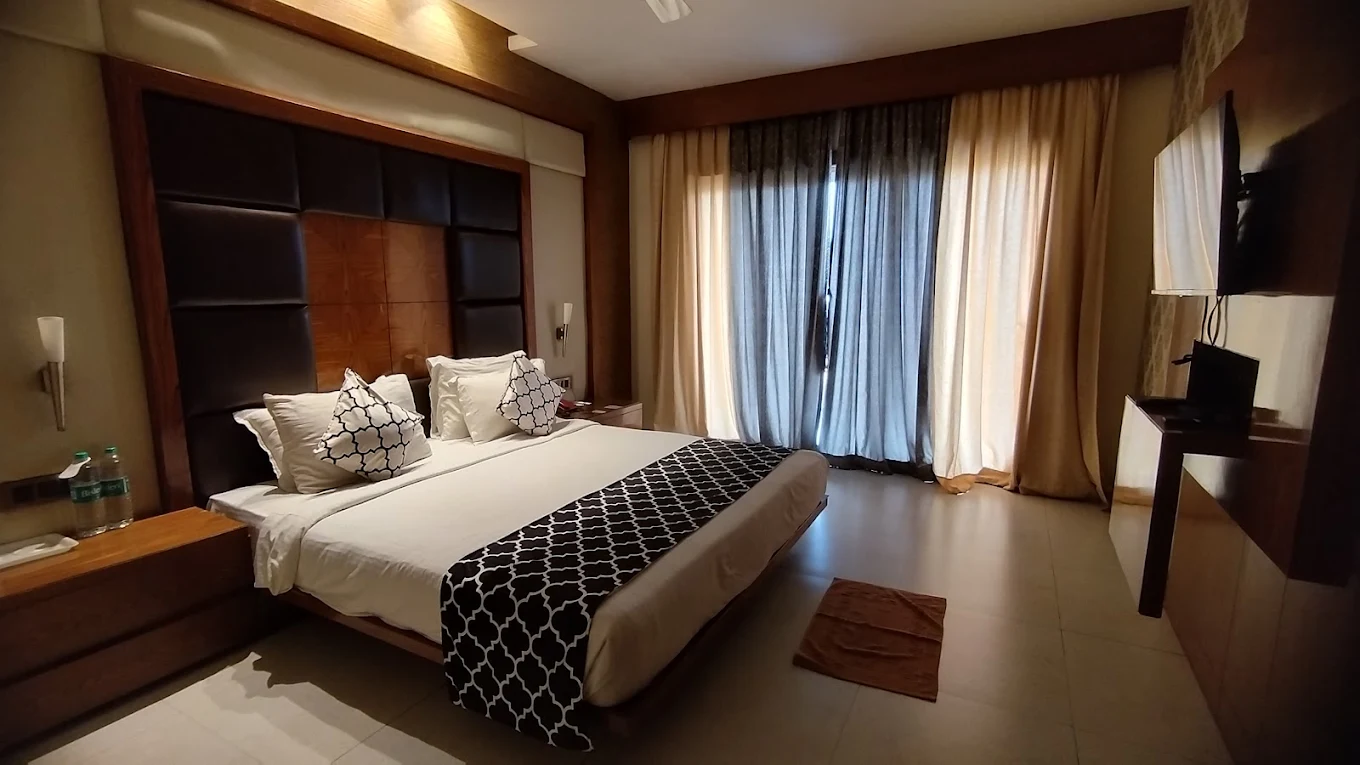 Deluxe Suite VIP Room near Tirupati Balaji Temple